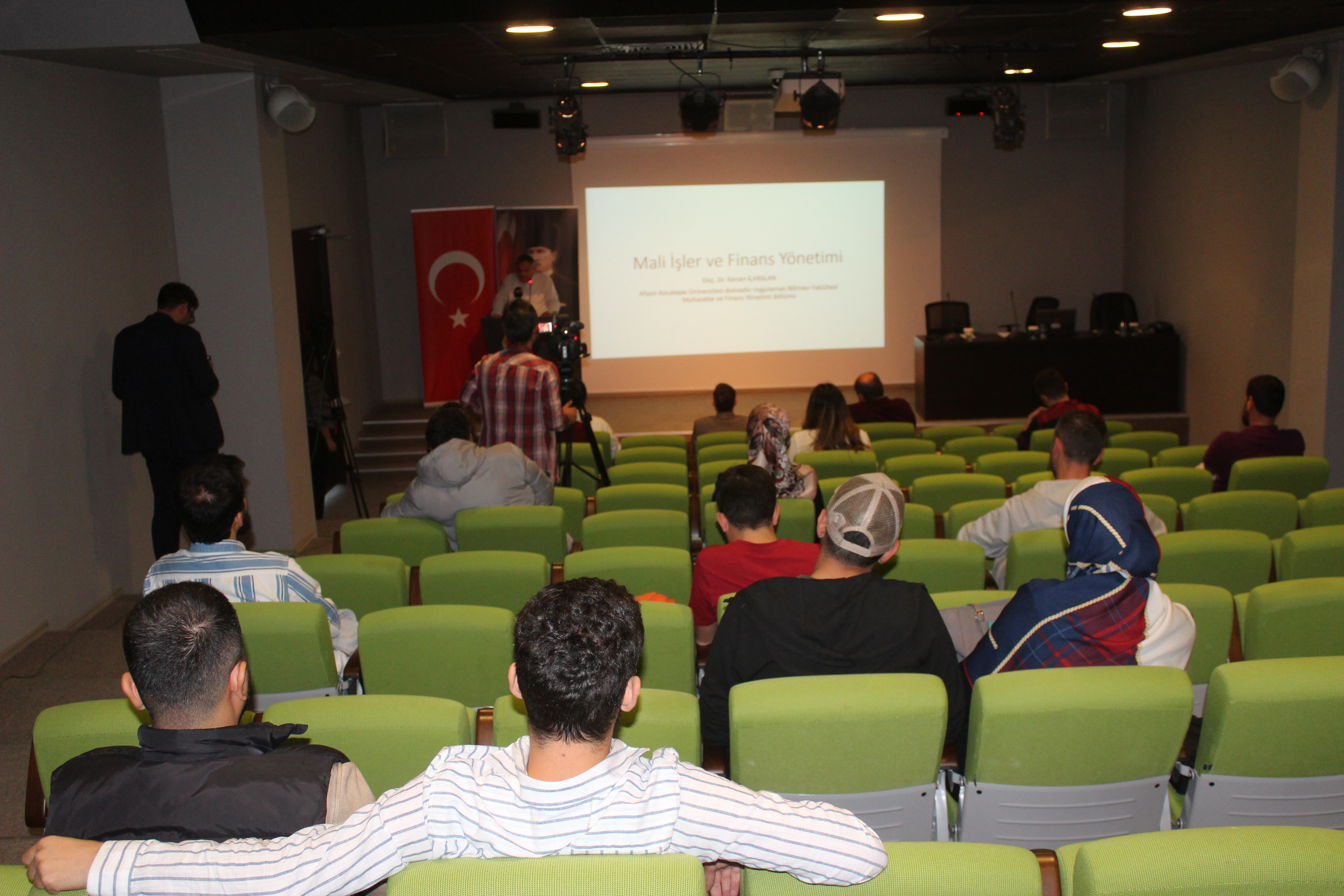 DOÇ. DR. İLARSLAN, KOBİLERİ BİLGİLENDİRDİ