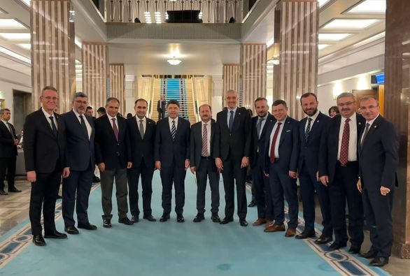 AK PARTİ AFYONKARAHİSAR MİLLETVEKİLLERİ   VERİLEN MOLADA BULUŞTU