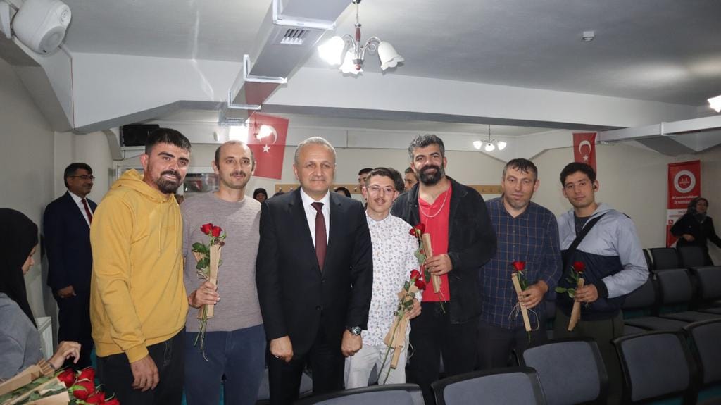 CAMİLER VE DİN GÖREVLİLERİ HAFTASI MÜNASEBETİYLE İL MÜFTÜLÜĞÜMÜZE ZİYARETLER DEVAM EDİYOR…