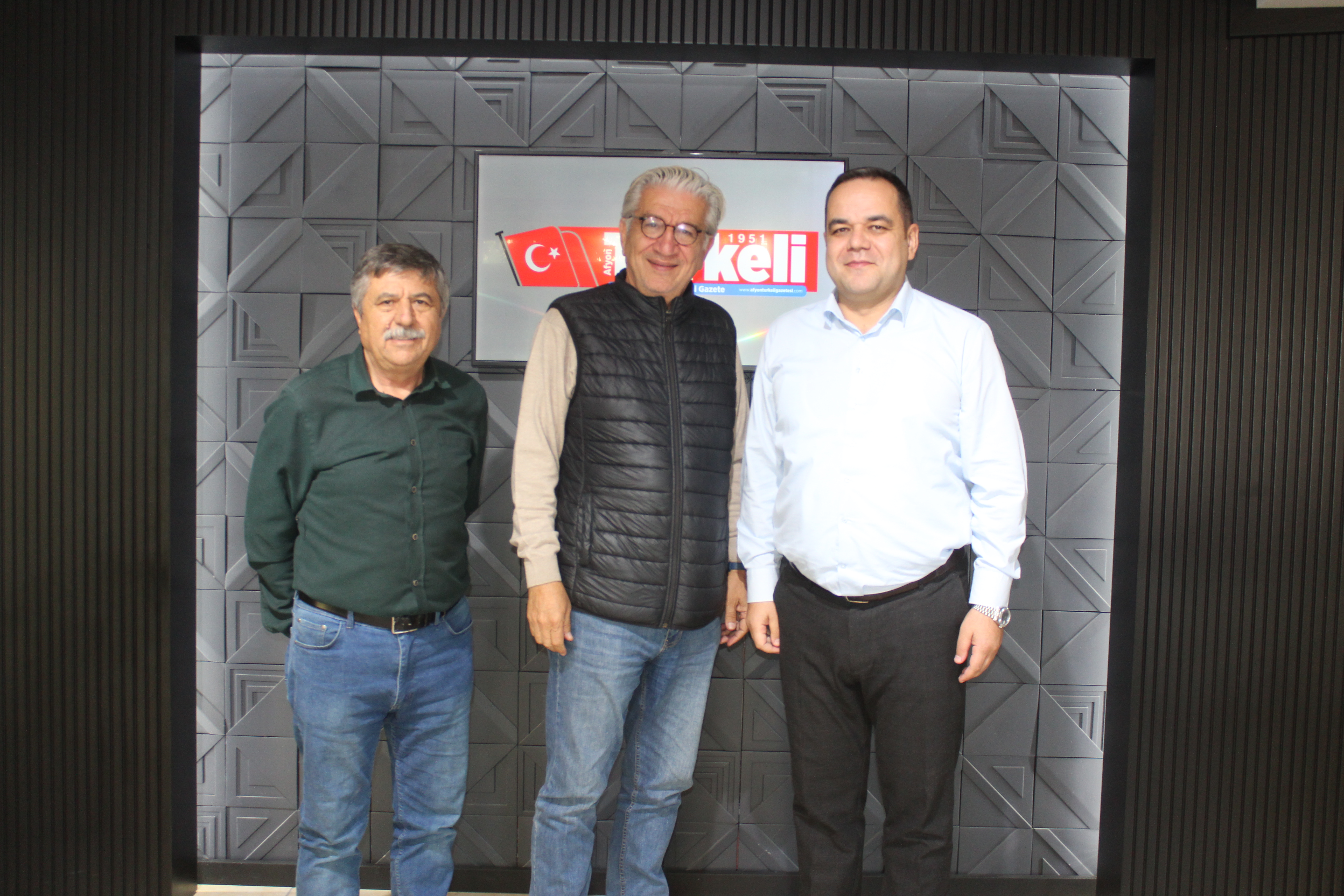 CHP ADAYI ÇİÇEK'TEN TÜRKELİ GAZETESİ'NE  ZİYARET