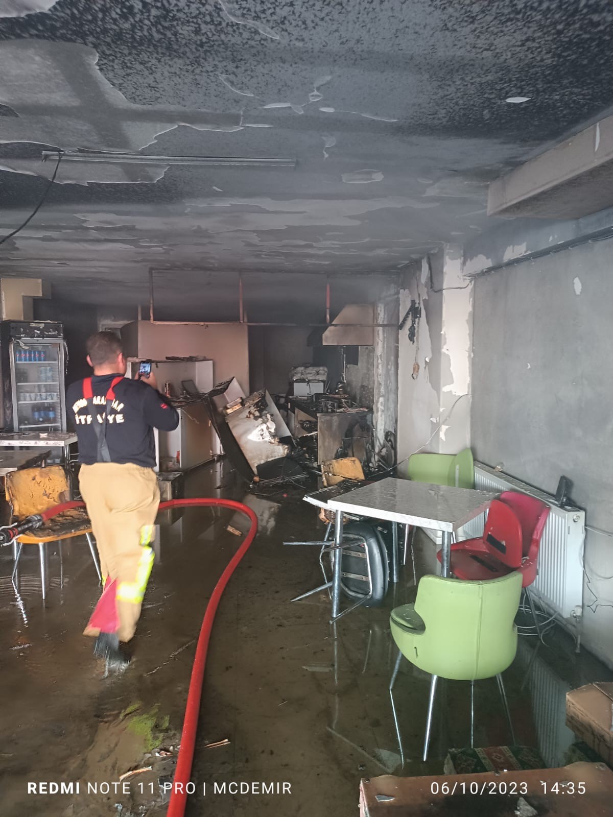 AFYON’DA BİR İŞ YERİNDE YANGIN ÇIKTI