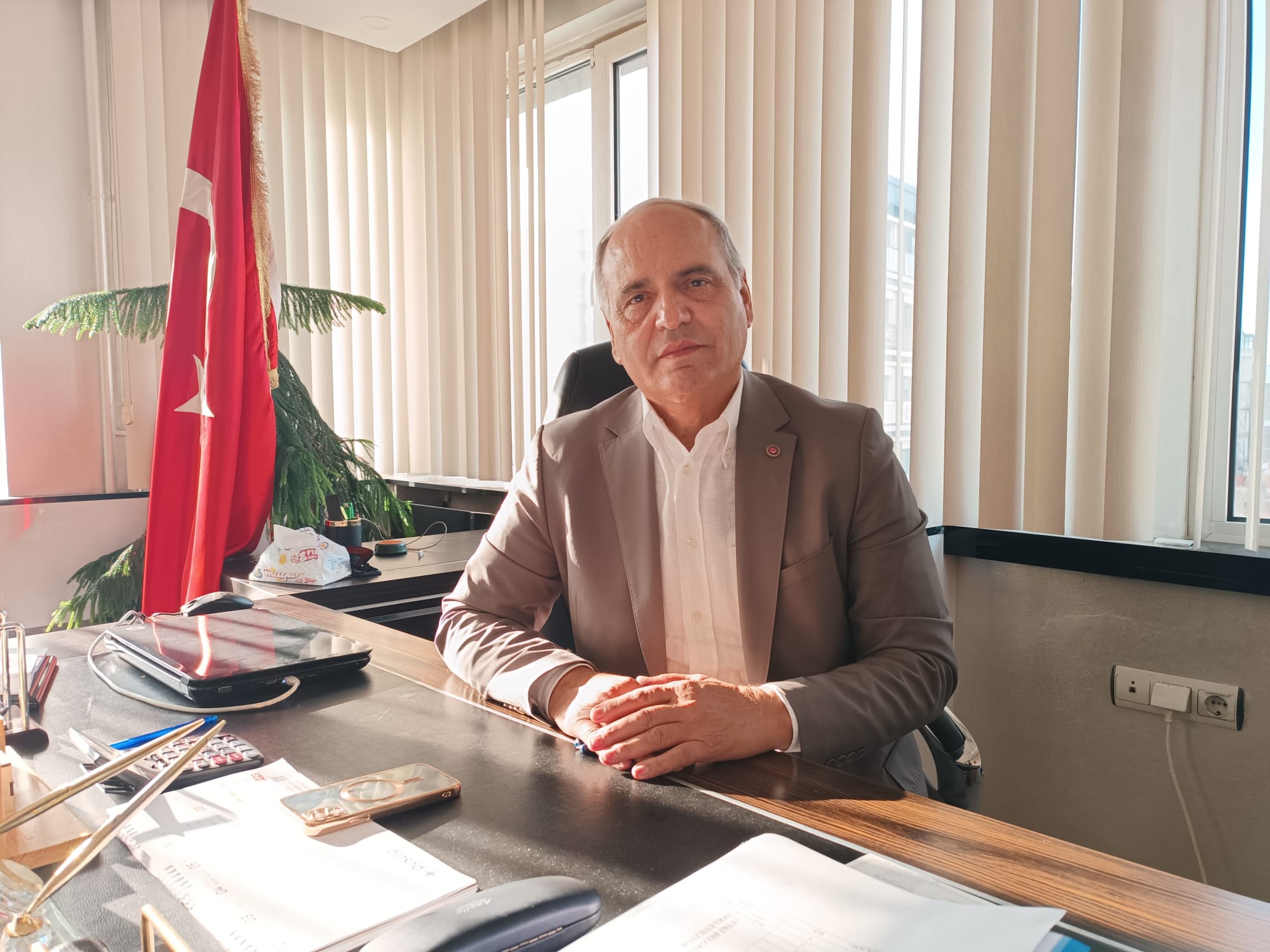 “23 İŞYERİNDE ÜYELERİMİZ İÇİN MASAYA OTURACAĞIZ”