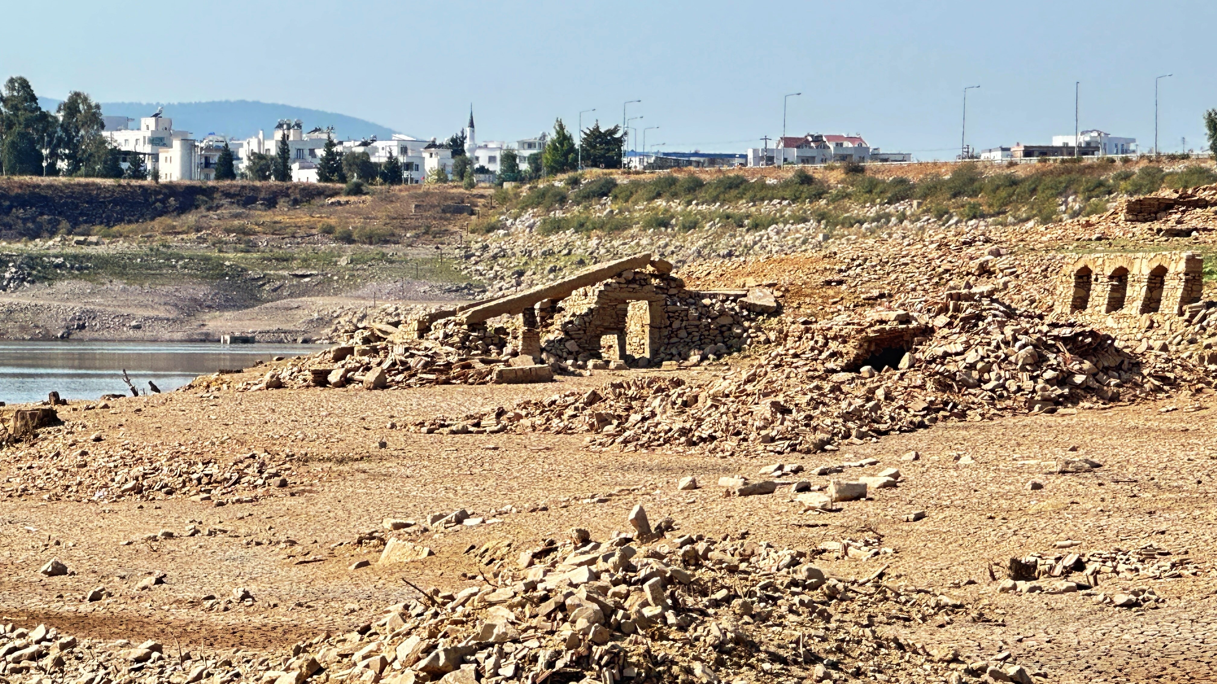 BODRUM'DA KIRMIZI ALARM: BARAJ KURUDU SU BİTTİ