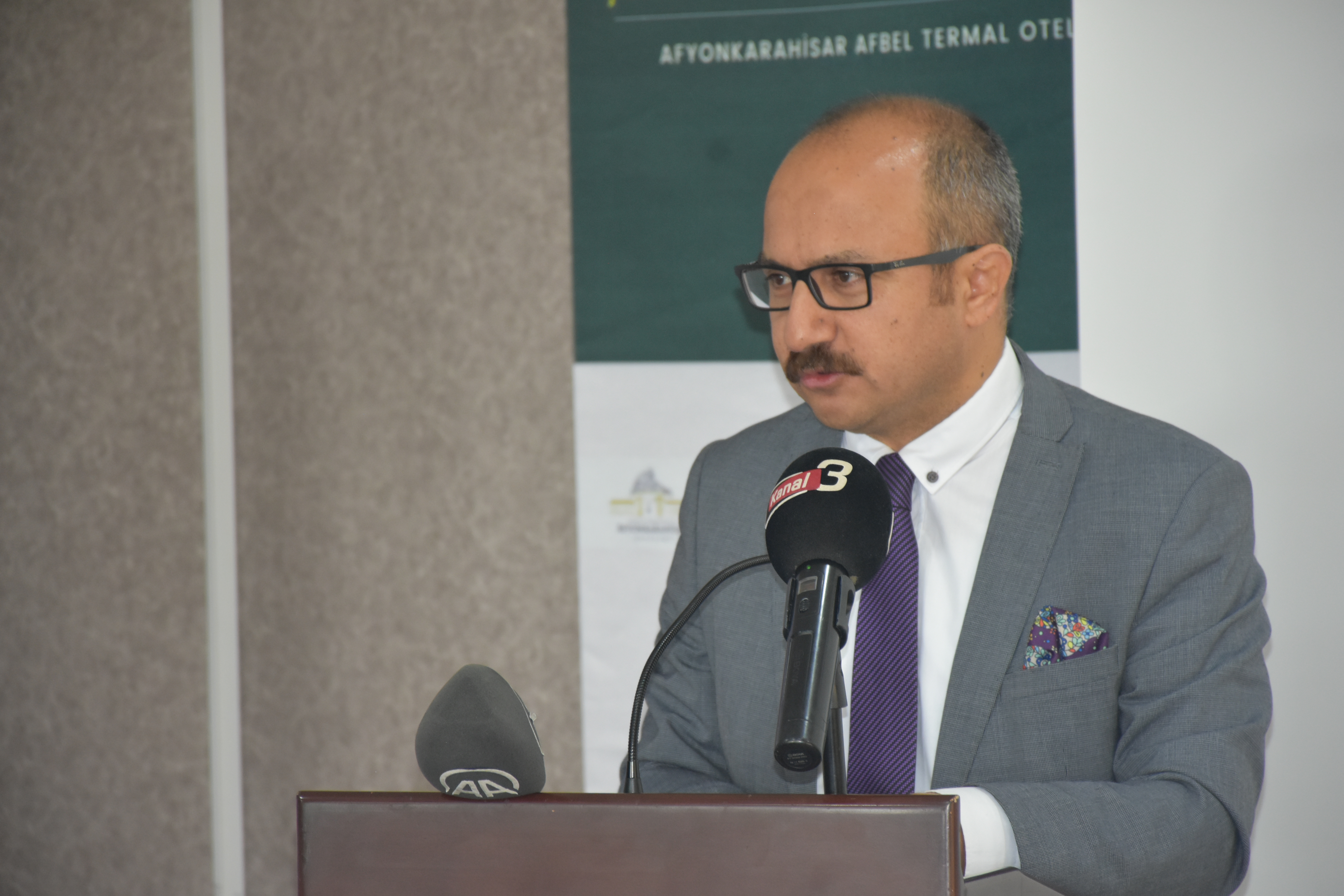 AFYONKARAHİSAR'DA "KOOPERATİFÇİLİĞİN SORUNLARI VE ÇÖZÜM ARAYIŞLARI ÇALIŞTAYI" BAŞLADI