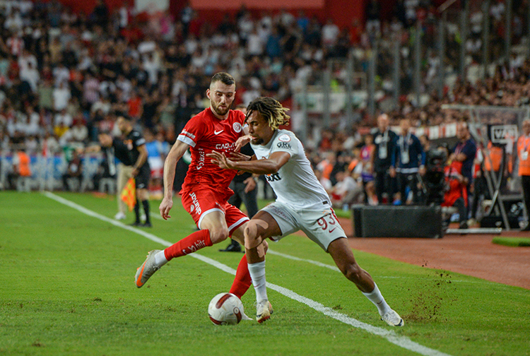 GALATASARAY'DAN SÜPER LİG'DE ÜST ÜSTE 7. GALİBİYET