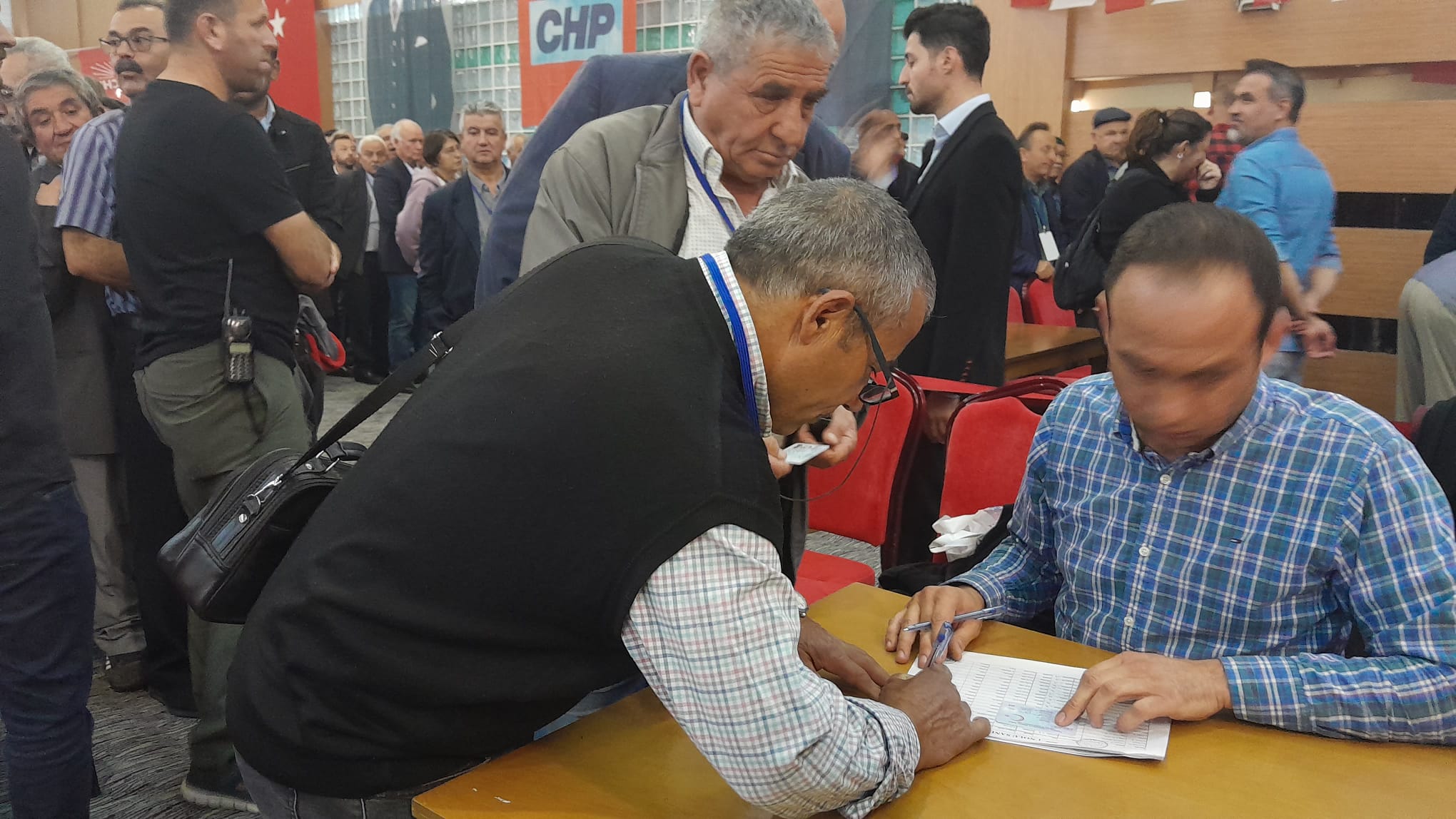 CUMHURİYET HALK PARTİSİNDE OY VERME İŞLEMİ BAŞLADI