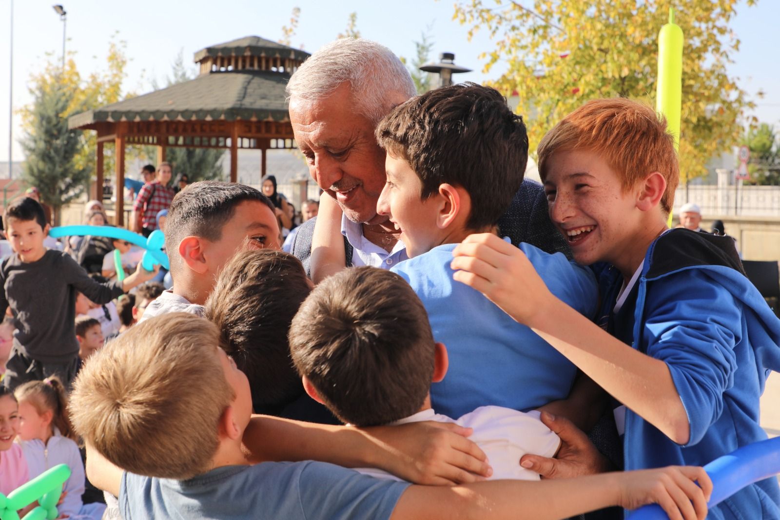 EN SAMİMİ KUCAKLAŞMA