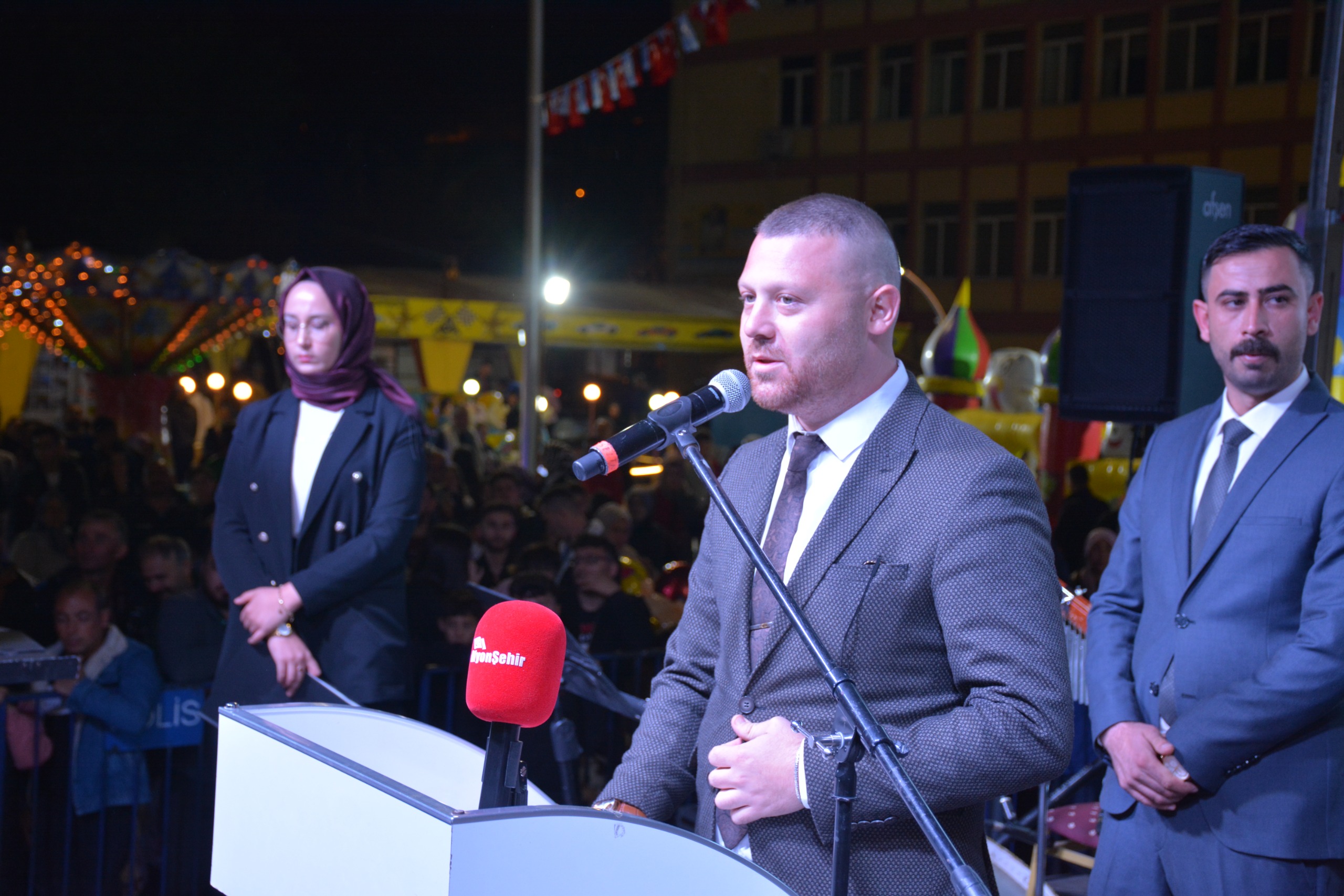 ALİ KINIK SEVENLERİNE UNUTULMAZ BİR GECE YAŞATTI