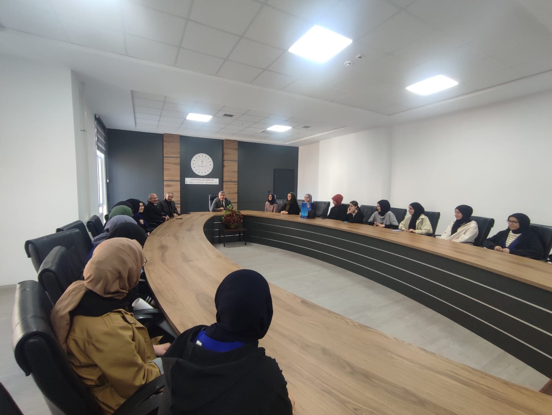 GİRESUNLU GENÇ SEYYAHLAR AFYONKARAHİSAR’A GELDİ