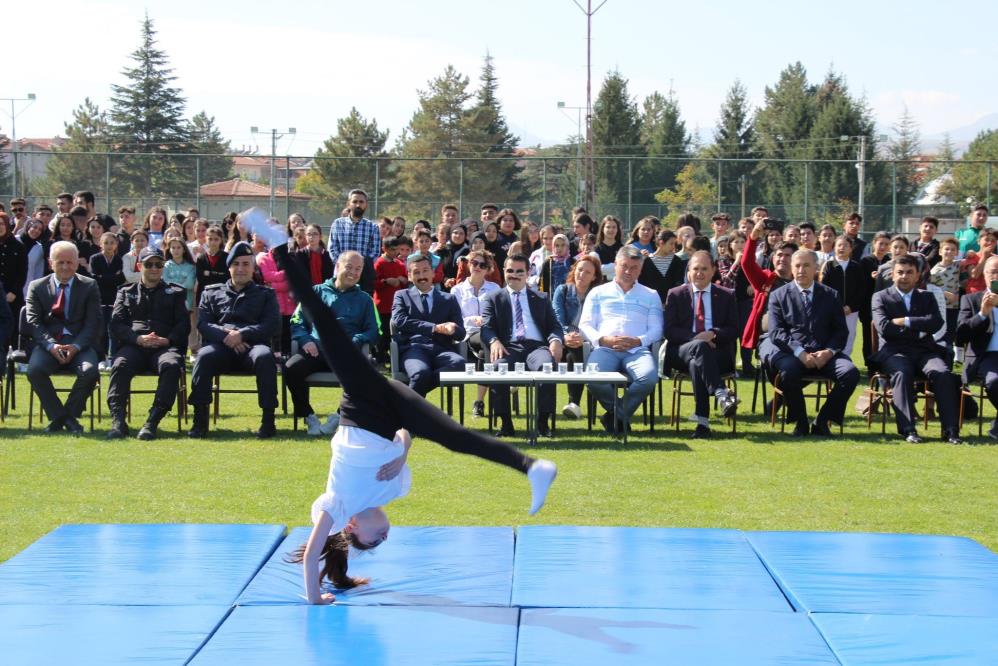 ŞUHUT' TA 'AMATÖR SPOR HAFTASI' ETKİNLİKLERİ