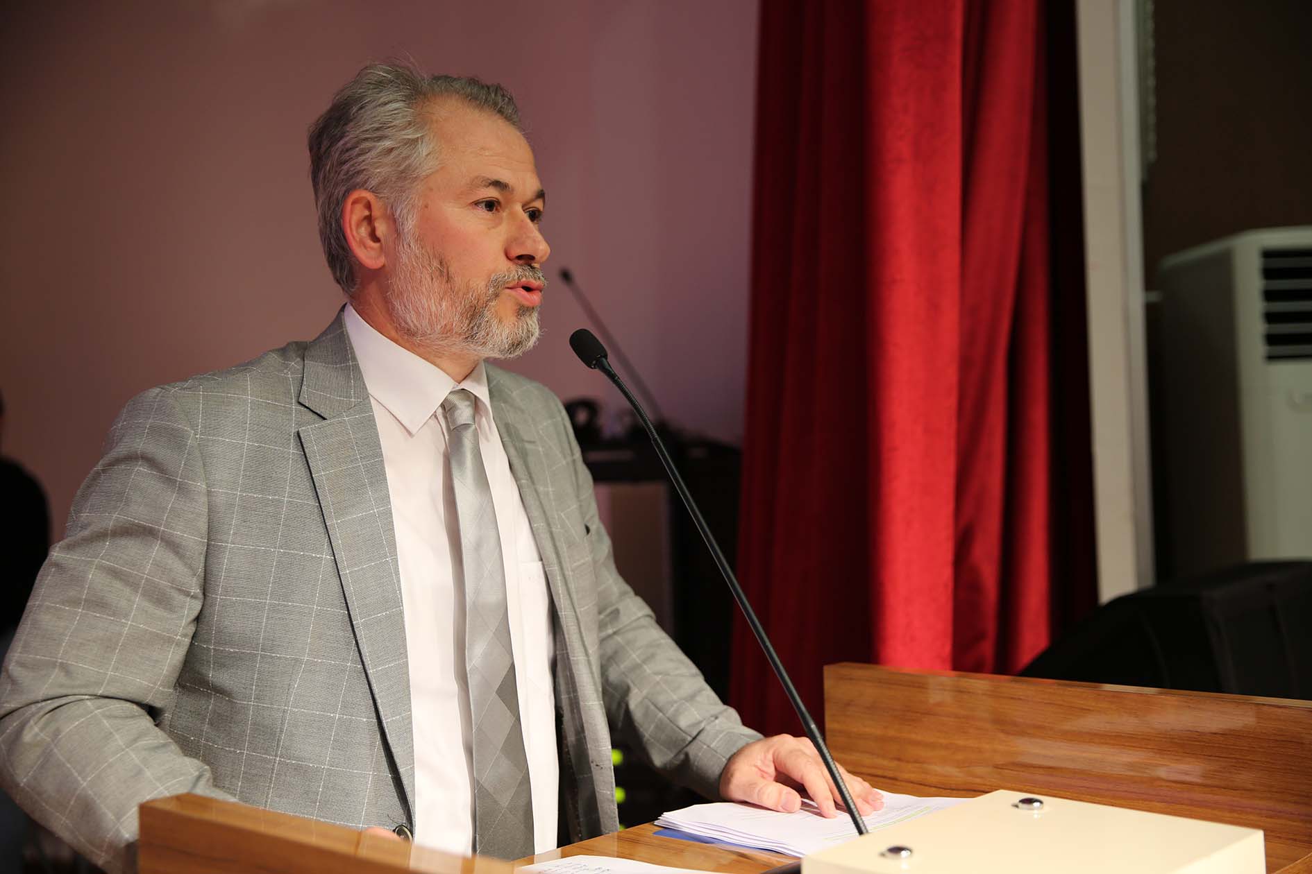 AKÜ'DE TOPLULUKLAR YARIN BULUŞUYOR