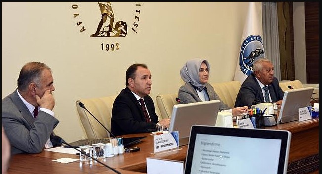 AKÜ'DE ÇARŞAMBA TOPLANTILARI BAŞLIYOR