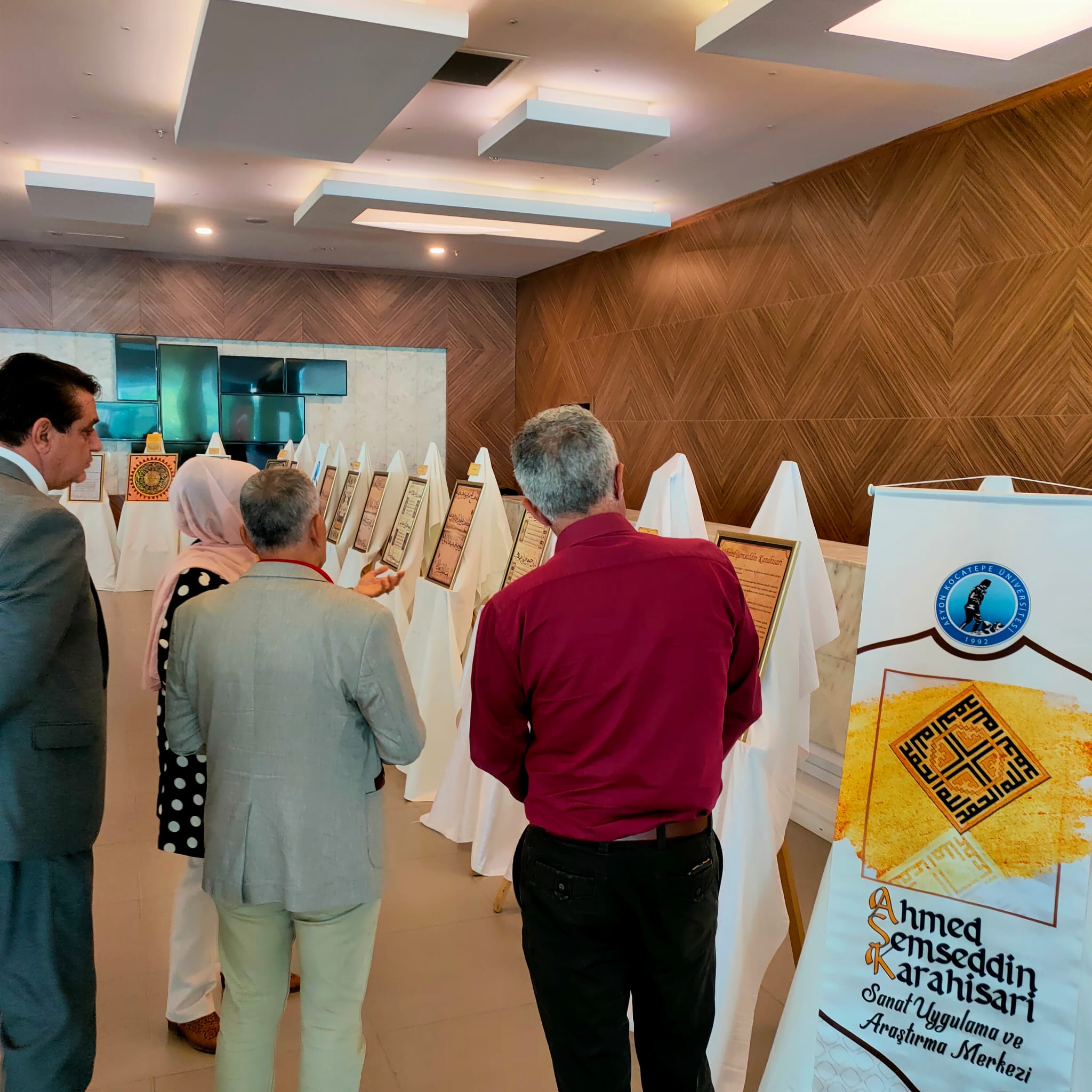AKÜ SANAT MERKEZİ KIRŞEHİR’DE SERGİ AÇTI