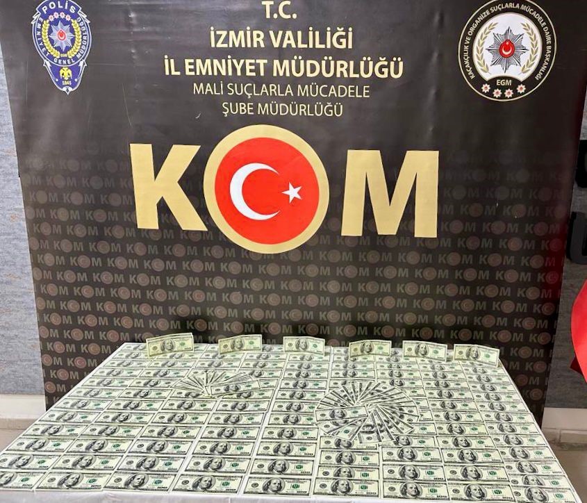 KALPAZANLAR DÖVİZ BÜROSUNDA SAHTE DOLARLA YAKALANDI