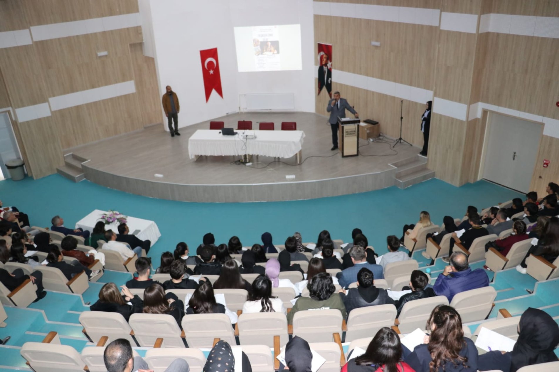 "GEÇMİŞİN İZİNDE BİLİM" ÇALIŞTAYLARI DEVAM EDİYOR