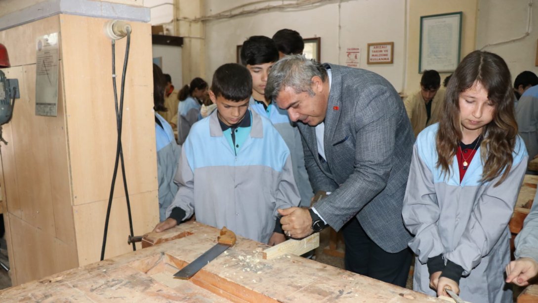 8. SINIF ÖĞRENCİLERİ MESLEKLERİ TANIYOR
