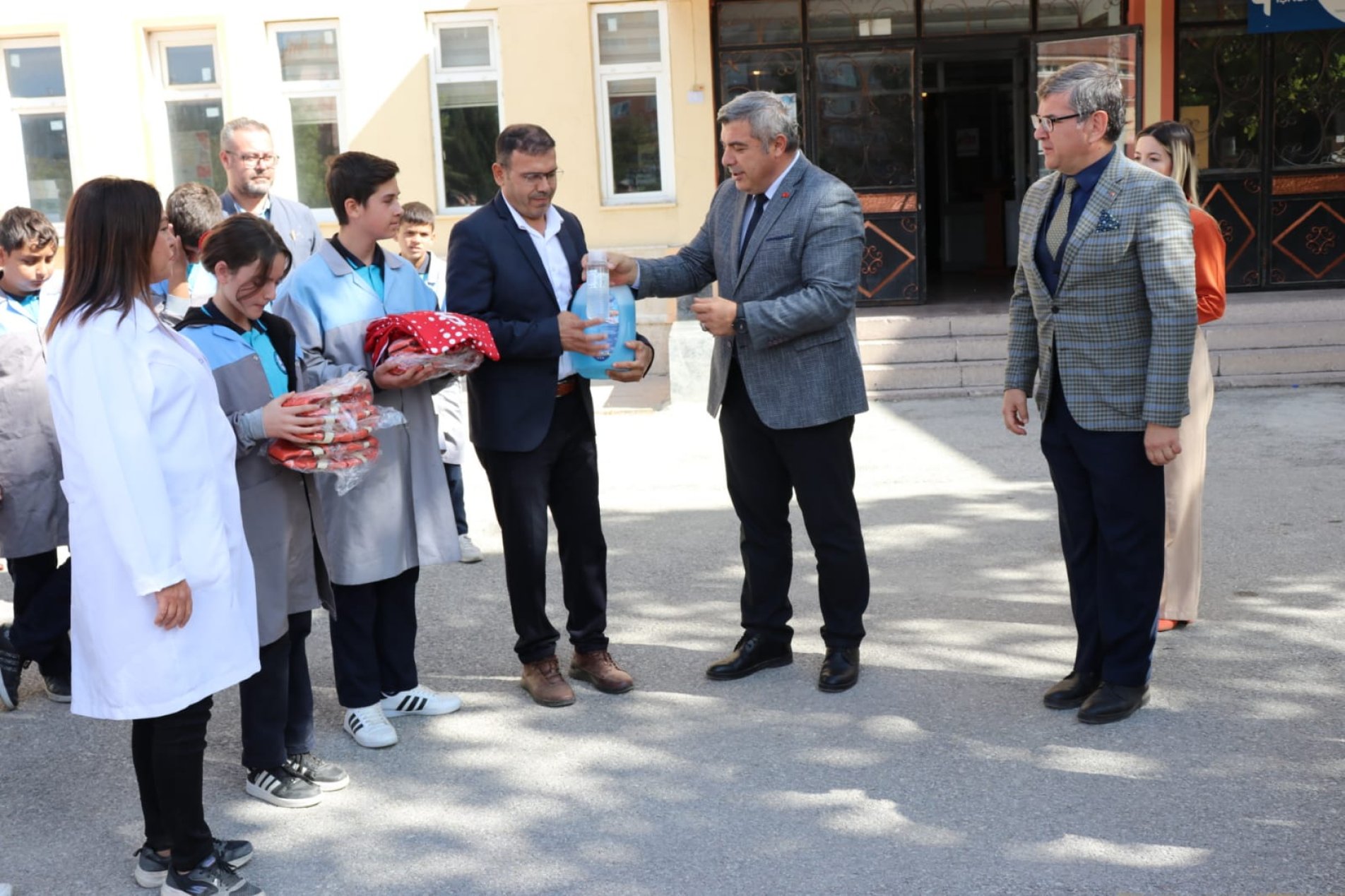 8. SINIF ÖĞRENCİLERİ MESLEKLERİ TANIYOR