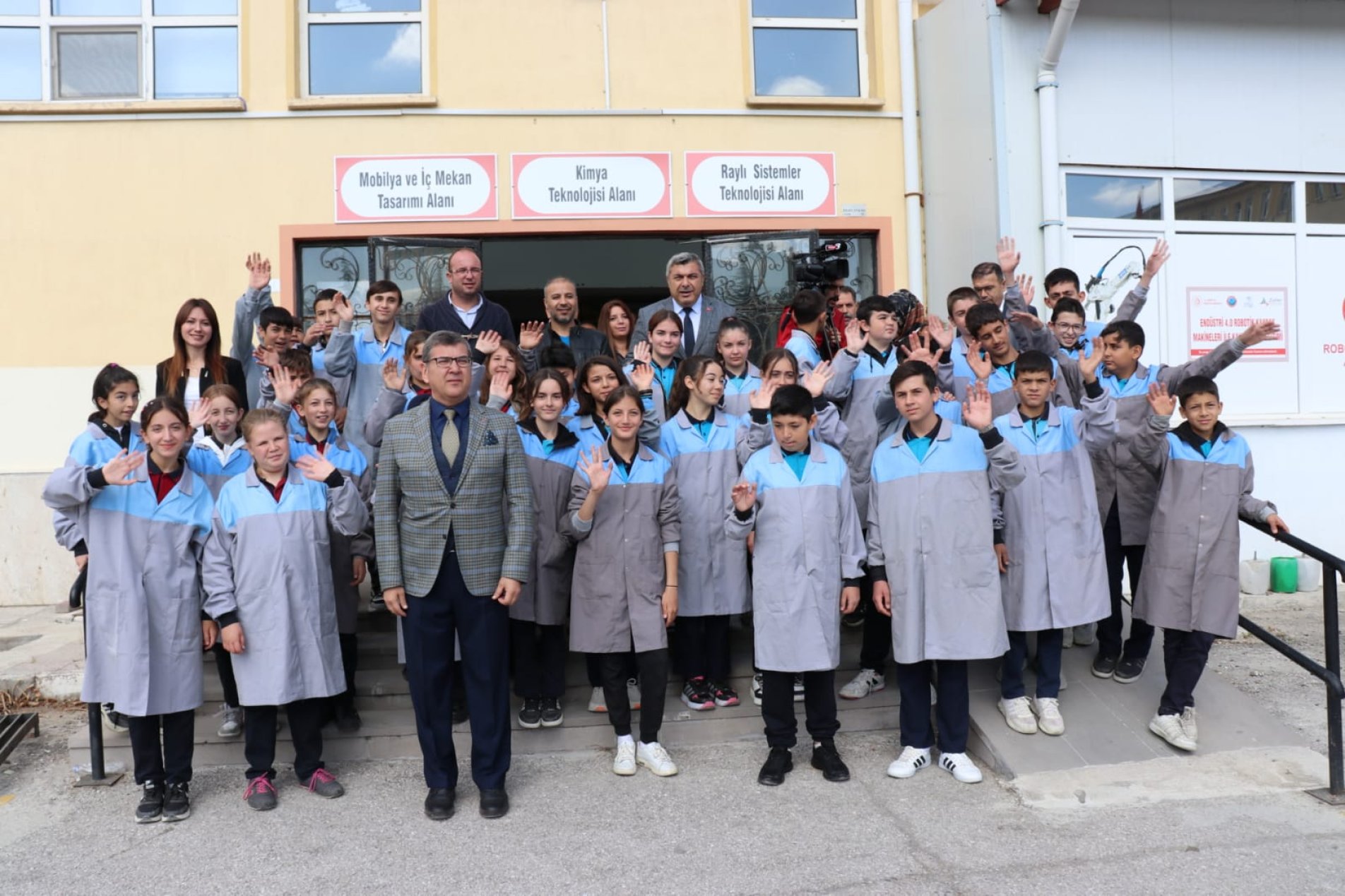 8. SINIF ÖĞRENCİLERİ MESLEKLERİ TANIYOR