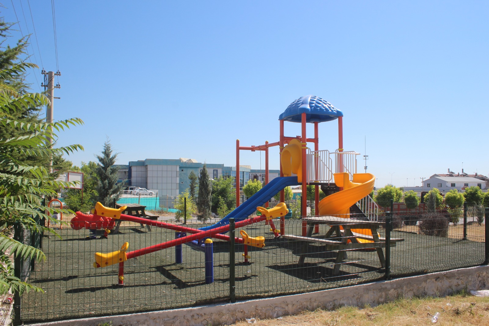 EMİRDAĞ BELEDİYESİ'NDEN YEŞİL ALAN VE PARK ATAĞI