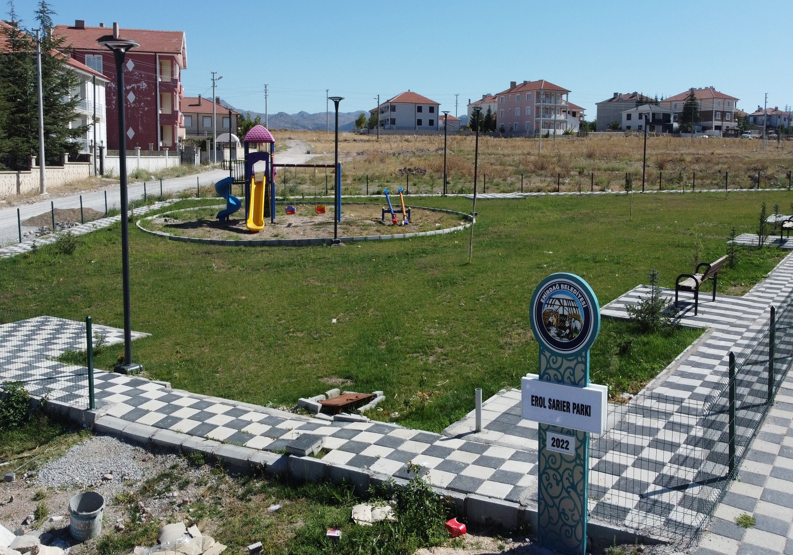 EMİRDAĞ BELEDİYESİ'NDEN YEŞİL ALAN VE PARK ATAĞI