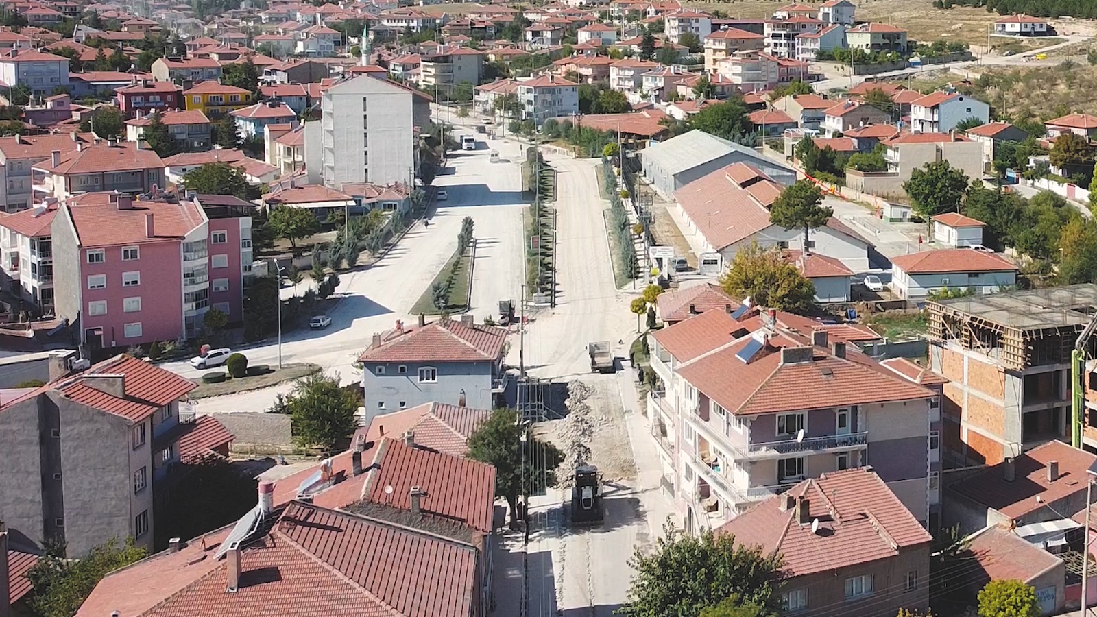 AFYON YOLUNDA ASFALT ÖNCESİ ÇALIŞMALAR DEVAM EDİYOR