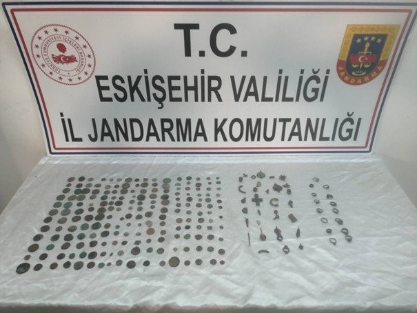 AFYONKARAHİSAR’DAN KAÇTILAR ESKİŞEHİR’DE YAKALANDILAR