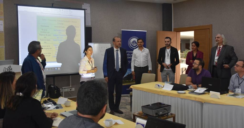 AFSÜ’DE VERİ ANALİZİ VE RAPORLAMA EĞİTİMİ TAMAMLANDI