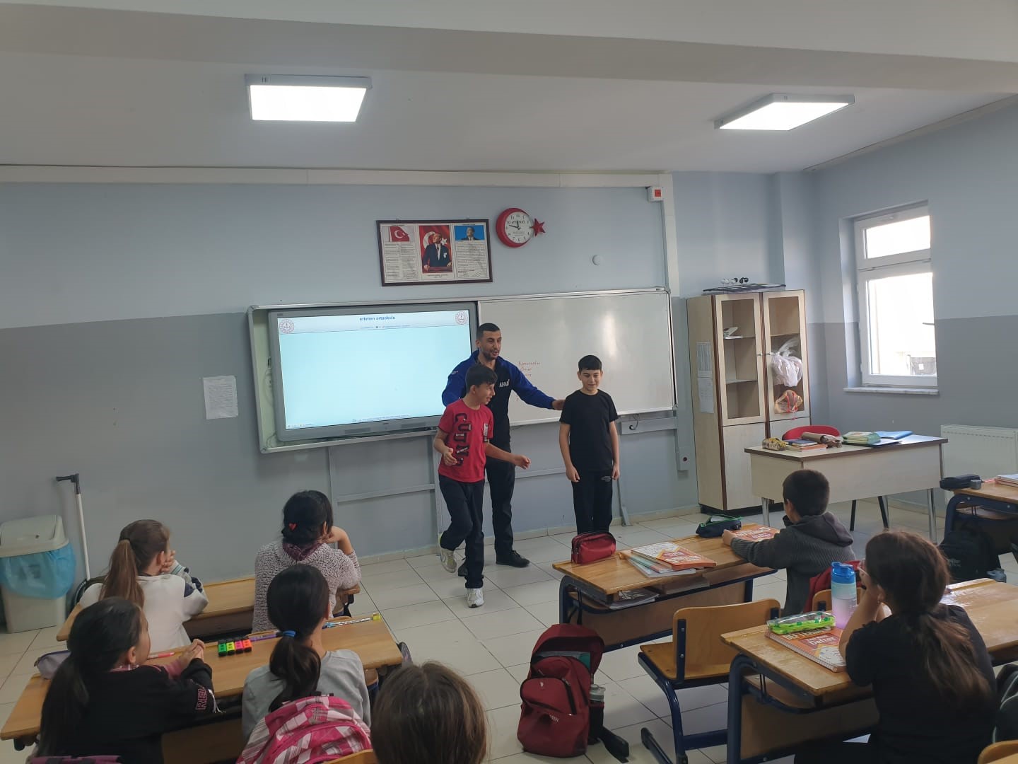 ÖĞRENCİLERE AFET FARKINDALIK EĞİTİMİ VERİLDİ