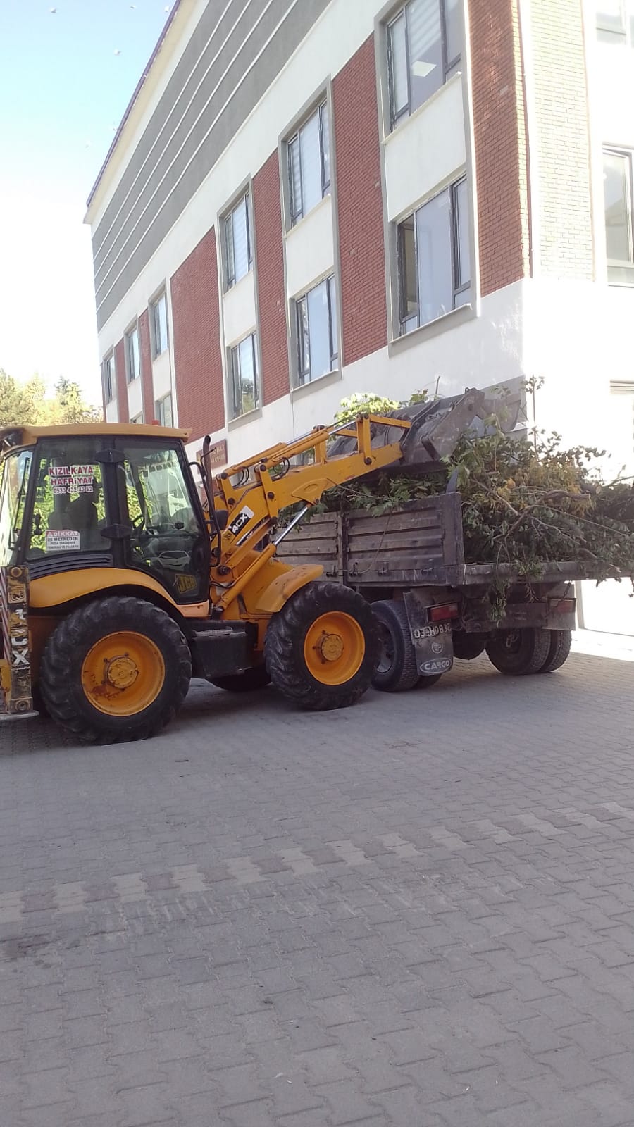 EKİPLER İLÇEDE YOĞUN MESAİ YAPTI