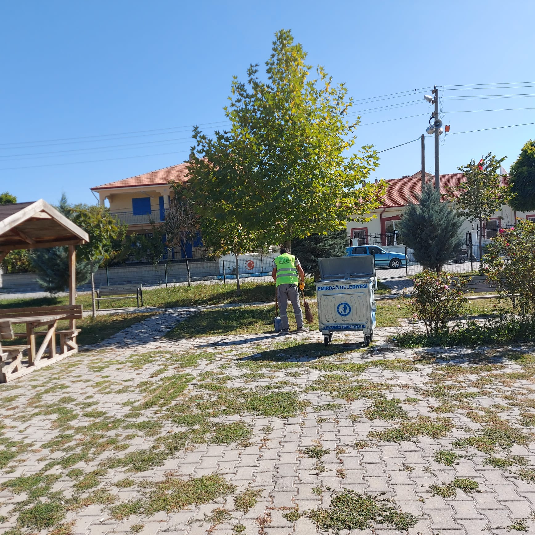 EKİPLER İLÇEDE YOĞUN MESAİ YAPTI