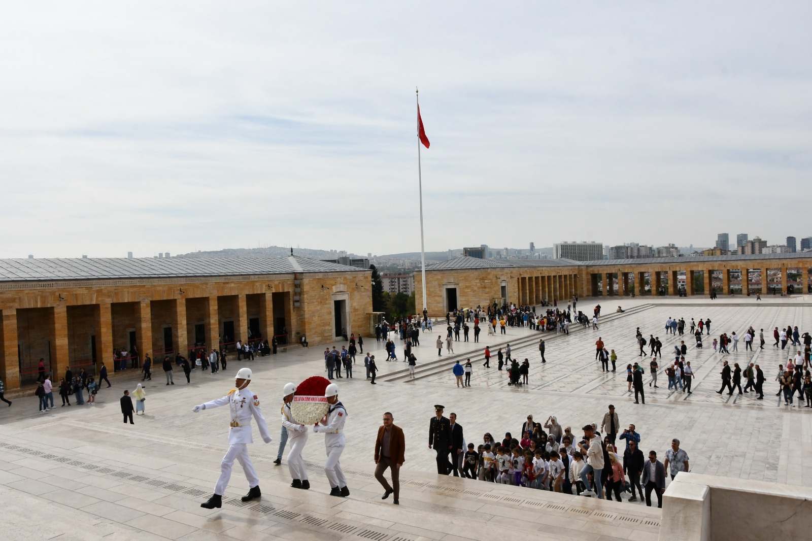 AFYON GİRNE KOLEJİ ANITKABİR'İ ZİYARET ETTİ