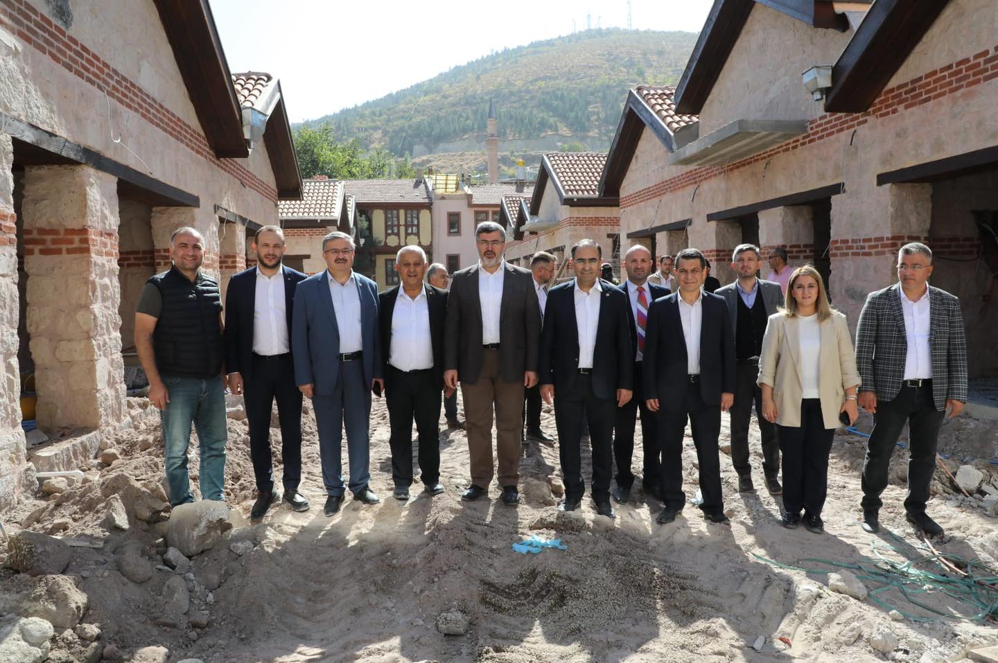 AFYON'DA PROJELER SON SÜRAT DEVAM EDİYOR