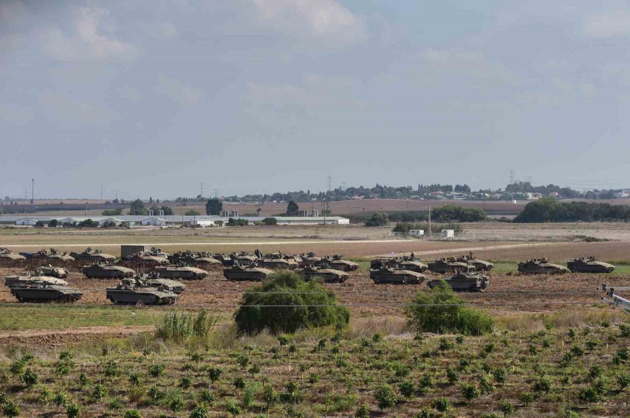 İSRAİL TANKLARLA YENİ BİR CEPHE AÇTI