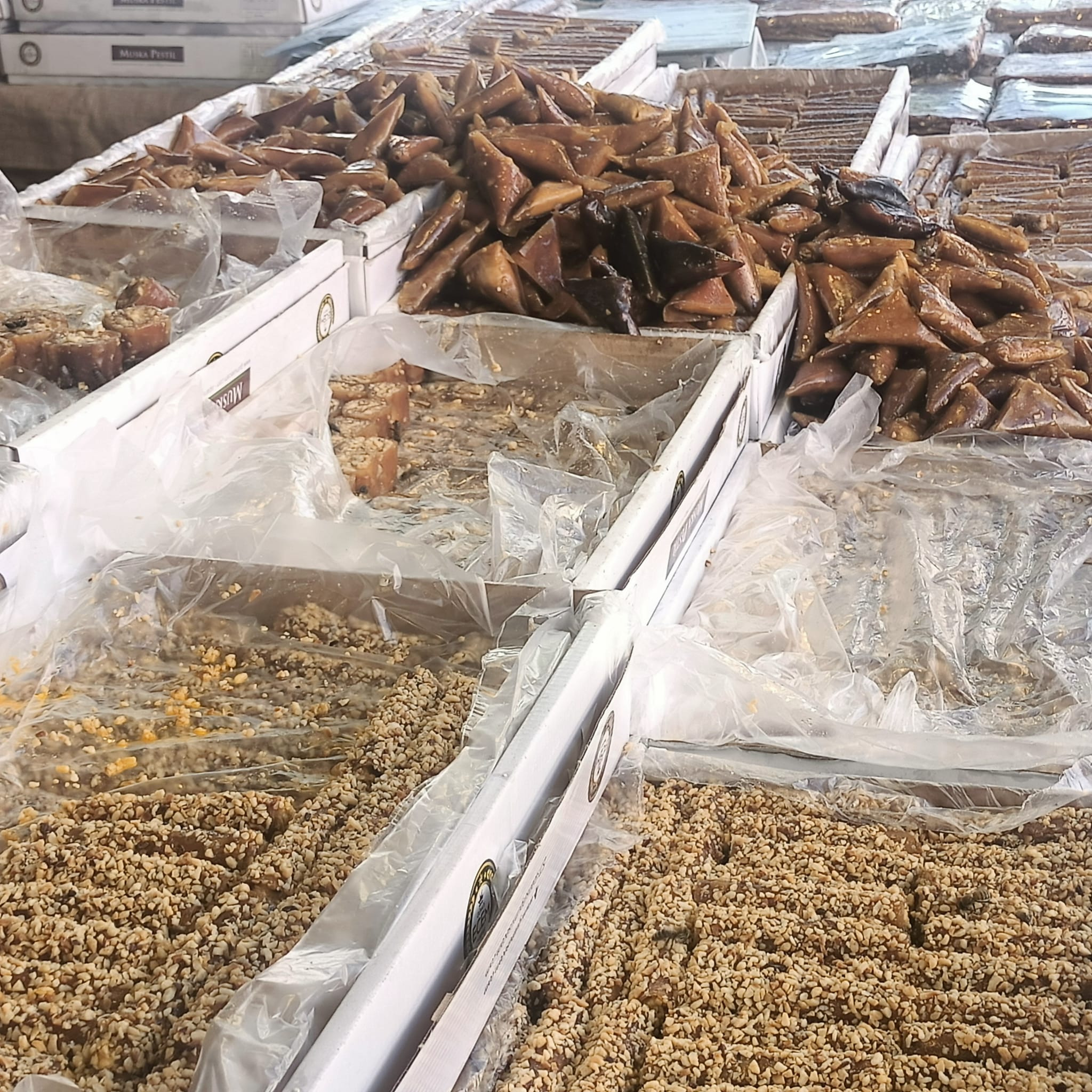 DOĞAL MALZEMEYLE ÜRETİLİYOR ŞİFA DEPOSU OLARAK SATILIYOR