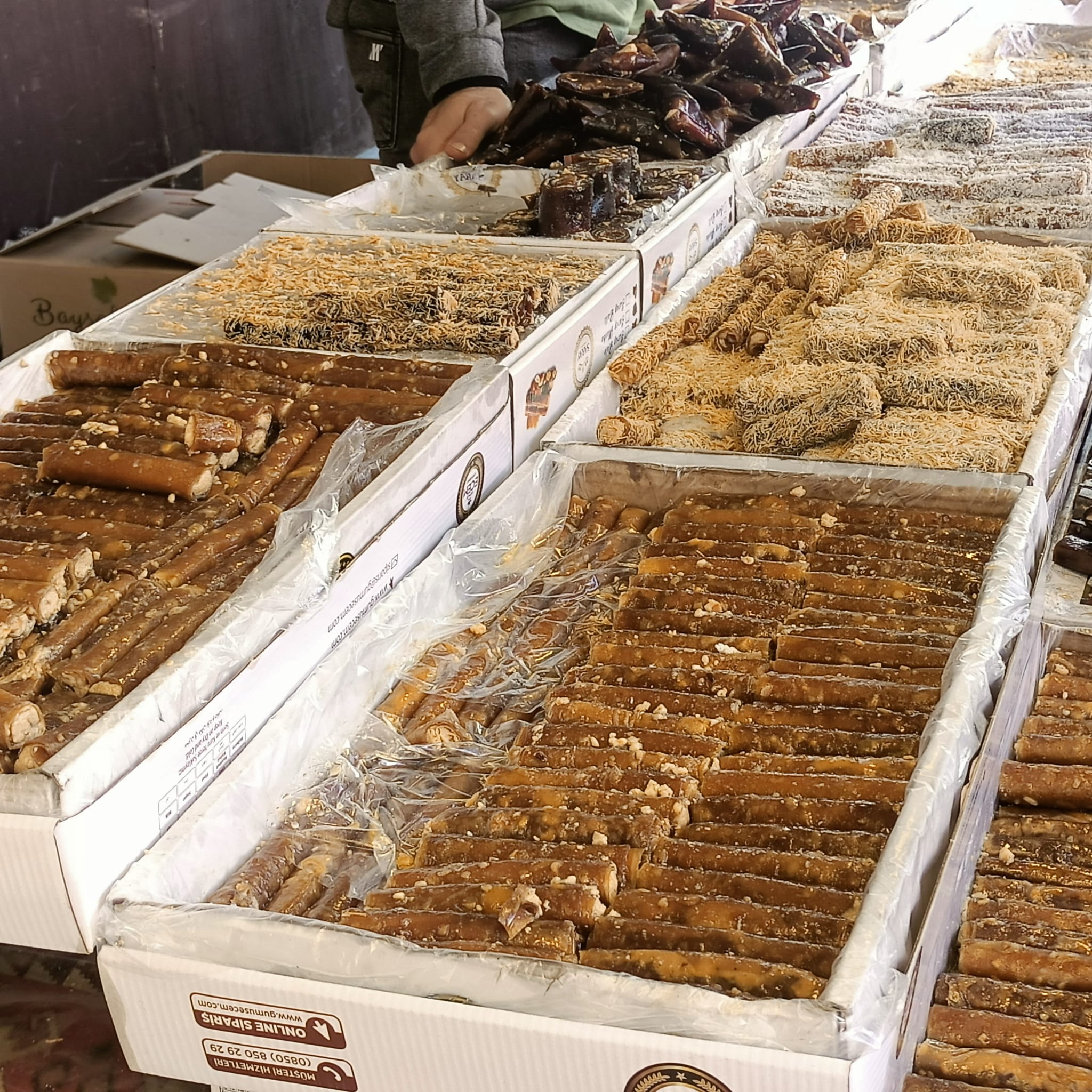 DOĞAL MALZEMEYLE ÜRETİLİYOR ŞİFA DEPOSU OLARAK SATILIYOR