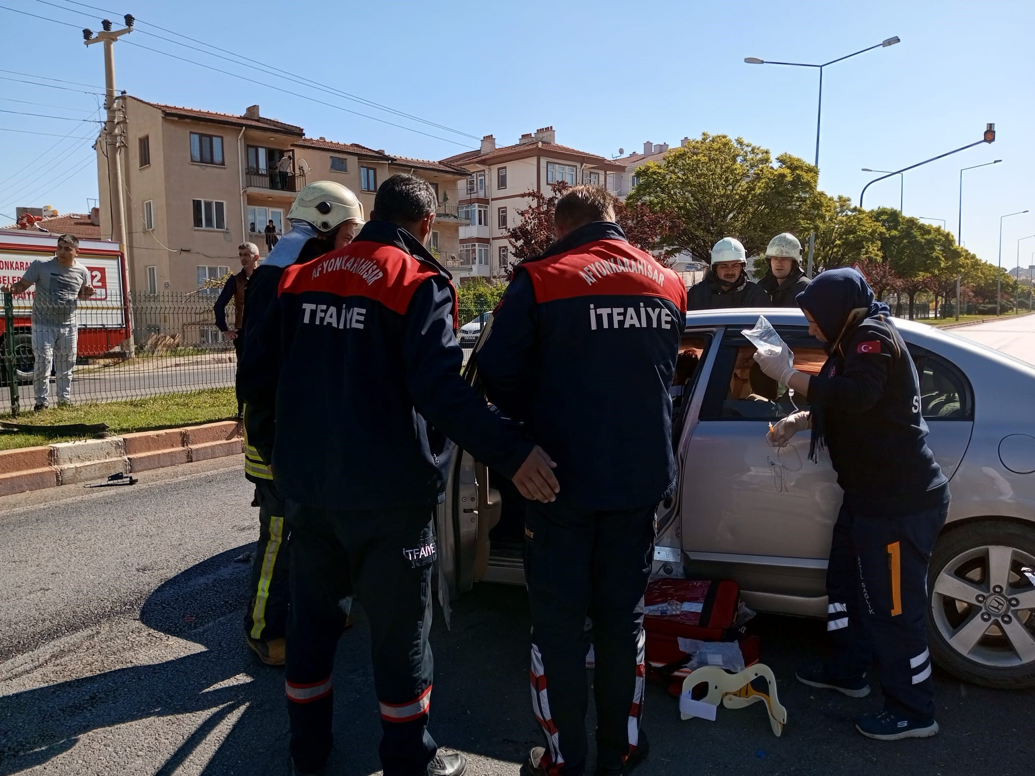 ZAYIF LASTİK KAZA YAPTIRDI AFYON'DA 2 YARALI
