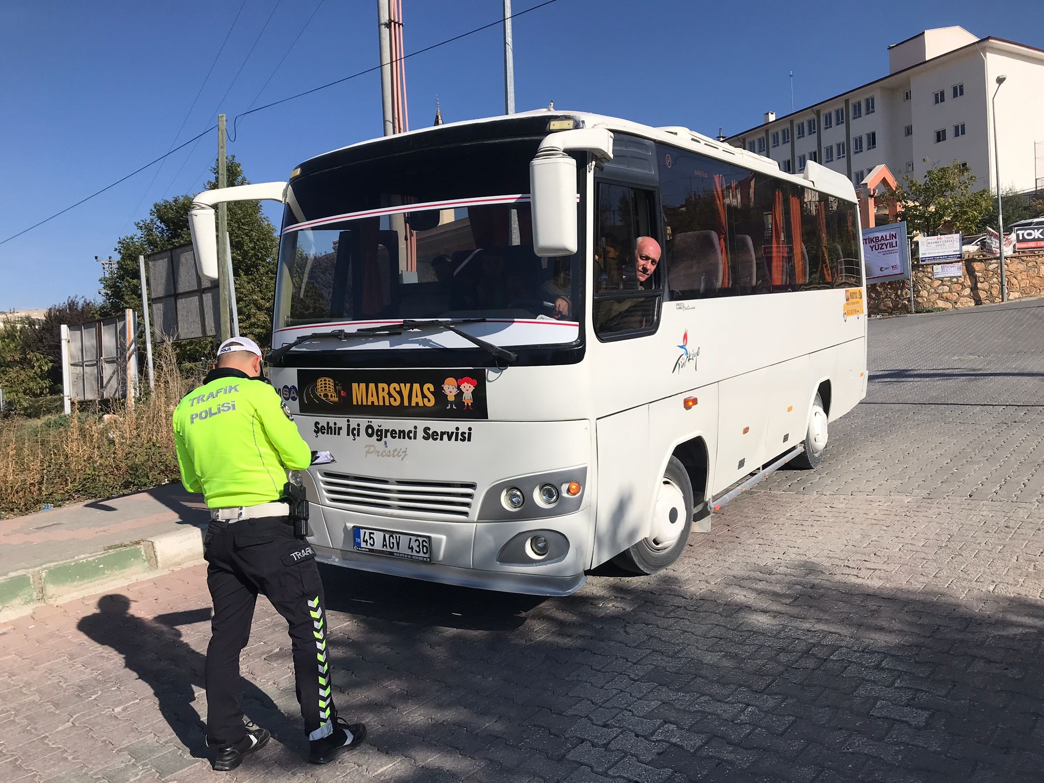 DİNAR’DA OKUL SERVİS ARAÇLARINA YÖNELİK DENETİM