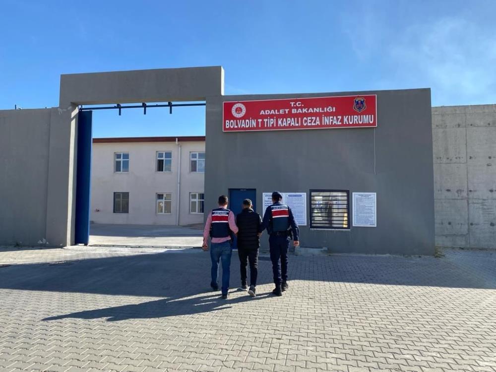CANLI HAYVAN HIRSIZLIĞI SUÇUNDAN ARANIYORDU
