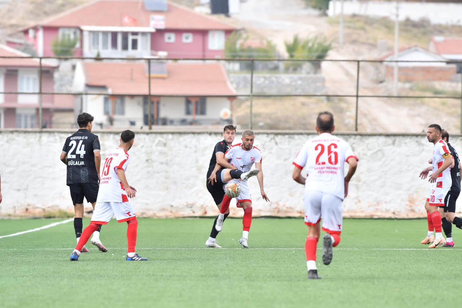 EMİRDAĞ EVİNDE FARKLI KAYBETTİ (4-0)