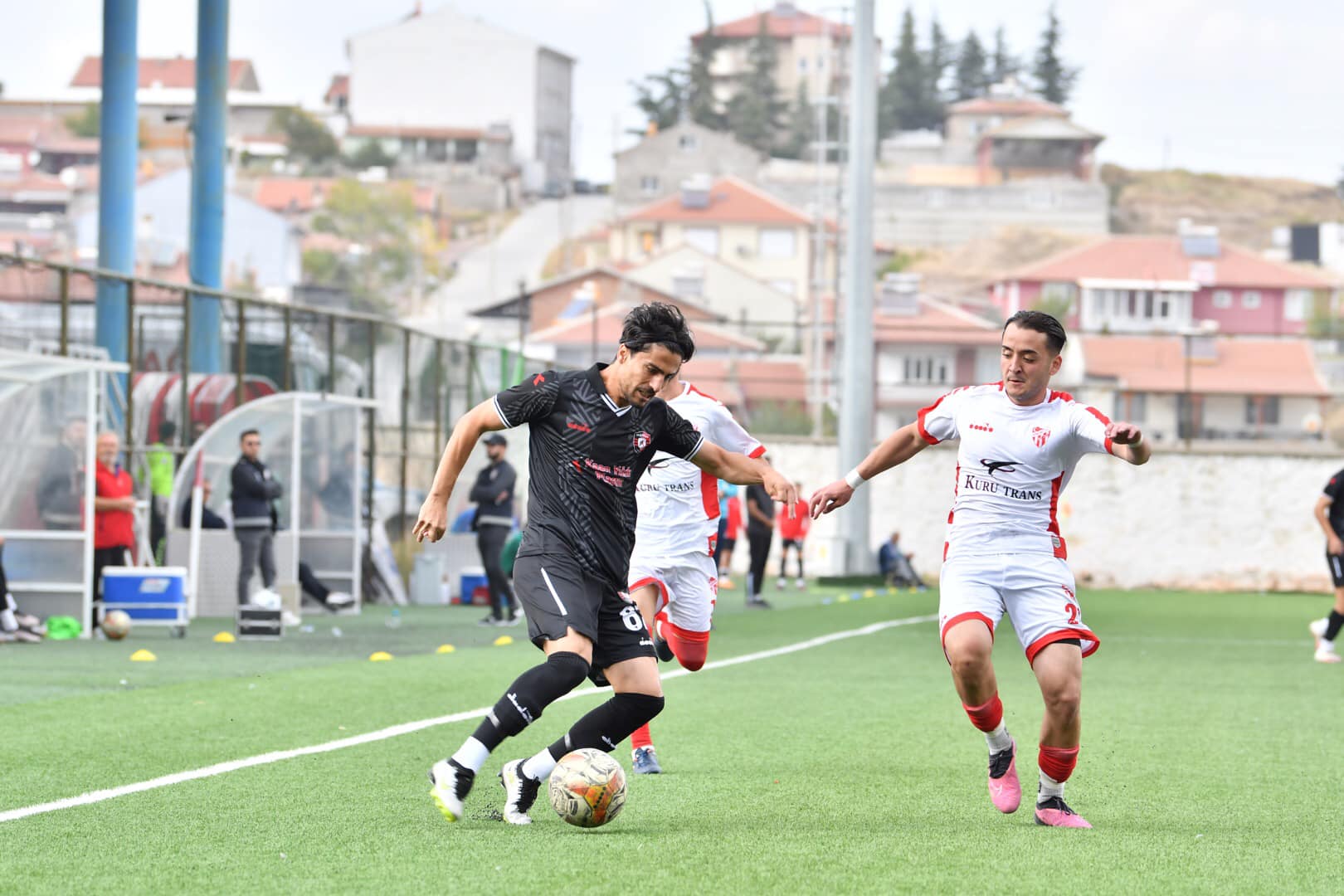 EMİRDAĞ EVİNDE FARKLI KAYBETTİ (4-0)