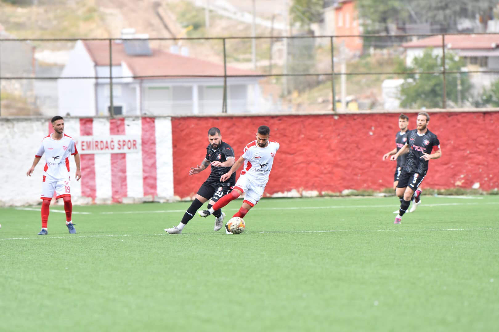 EMİRDAĞ EVİNDE FARKLI KAYBETTİ (4-0)
