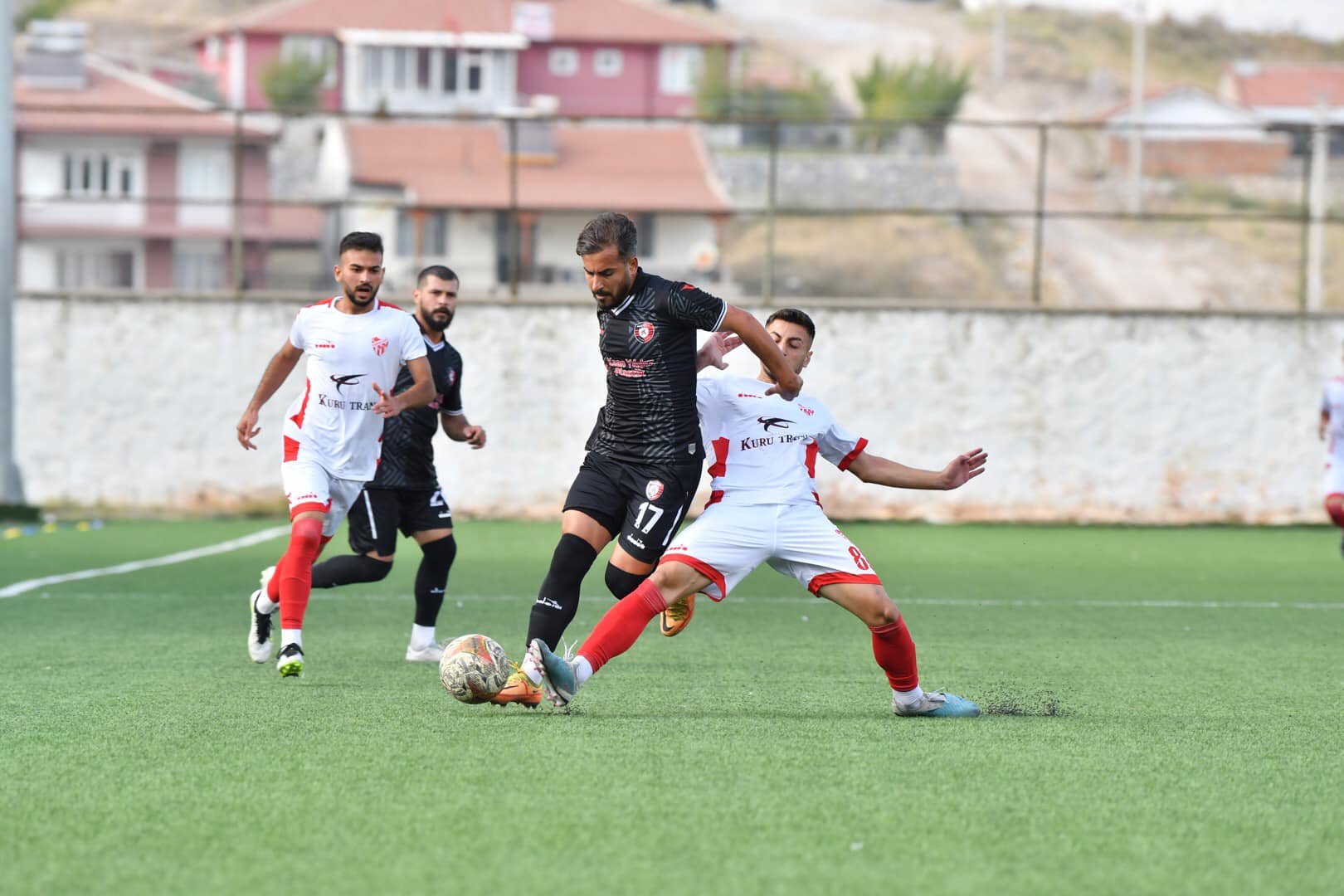 EMİRDAĞ EVİNDE FARKLI KAYBETTİ (4-0)