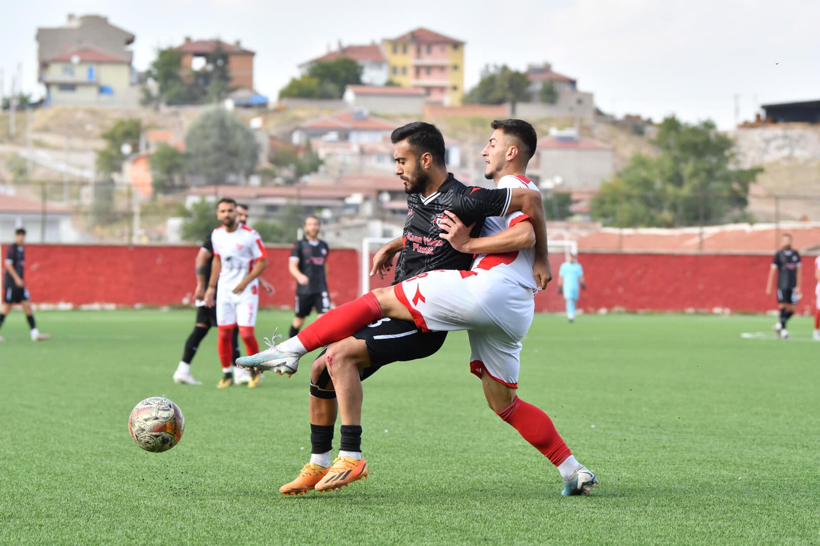 EMİRDAĞ EVİNDE FARKLI KAYBETTİ (4-0)