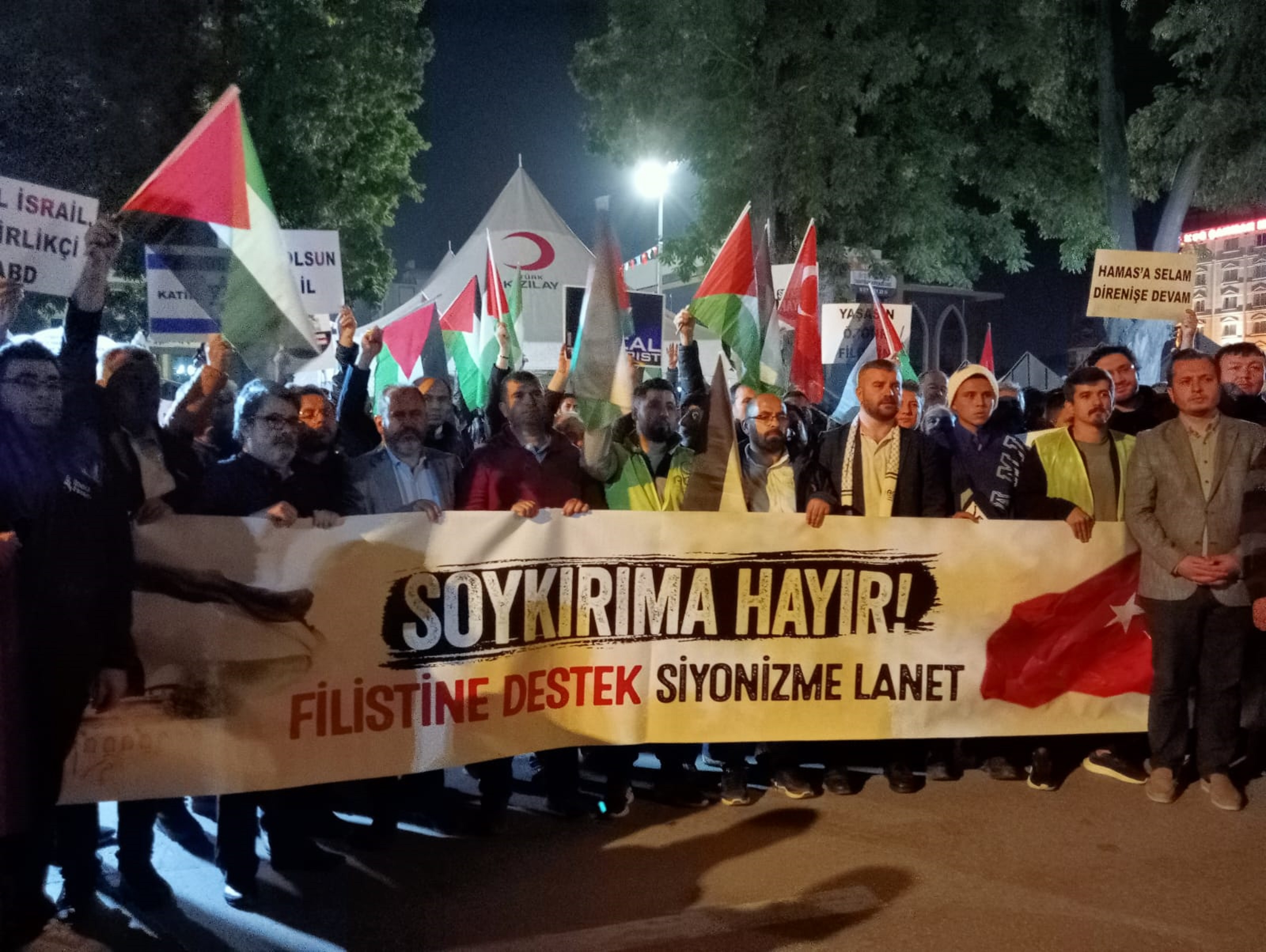 AFYONKARAHİSARLILAR FİLİSTİN İÇİN SOKAGA DÖKÜLDÜ