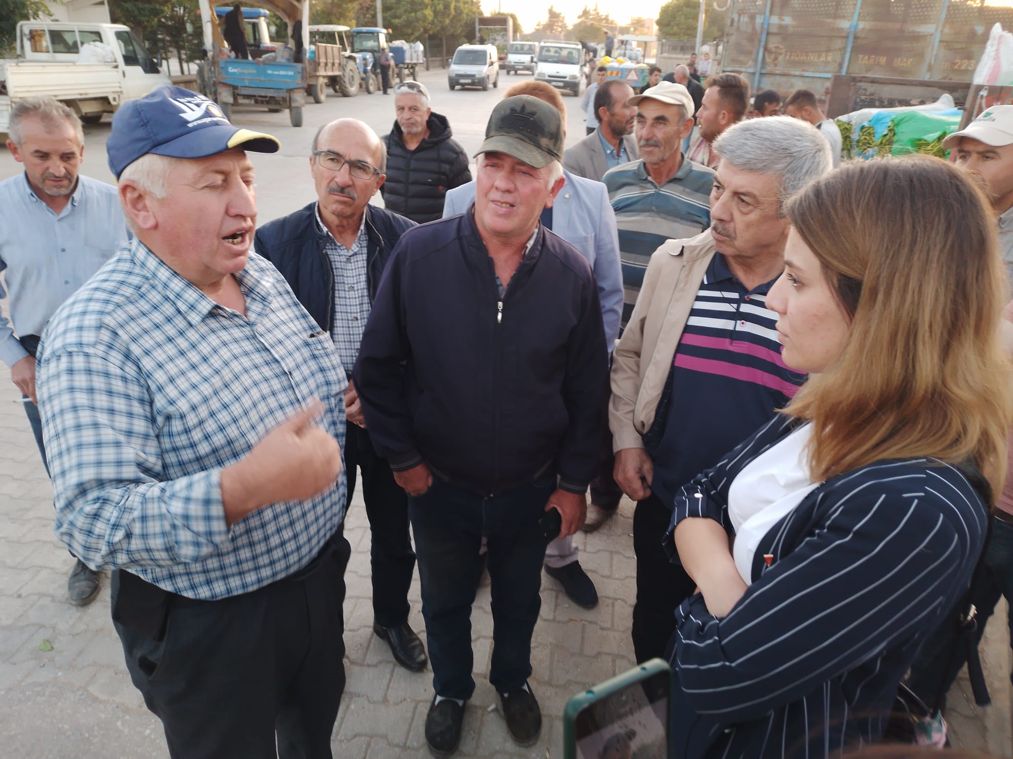 “BİBER FİYATLARINDAKİ DENGESİZLİK ÜRETİCİYİ ÇİLEDEN ÇIKARDI”