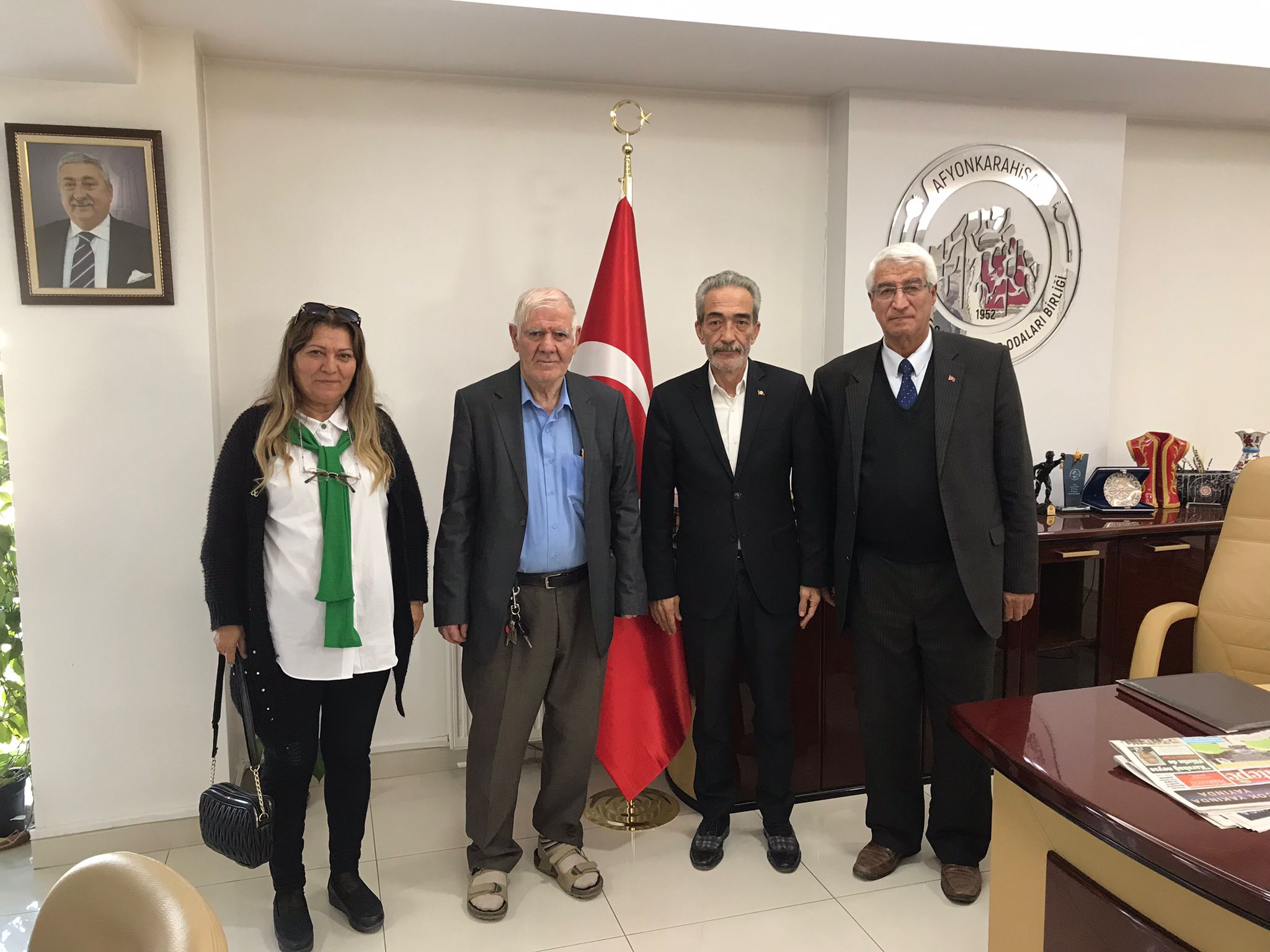 AFYON KADININ GÜCÜ DERNEĞİNDEN CENGİZ ÜSTÜN'E ZİYARET