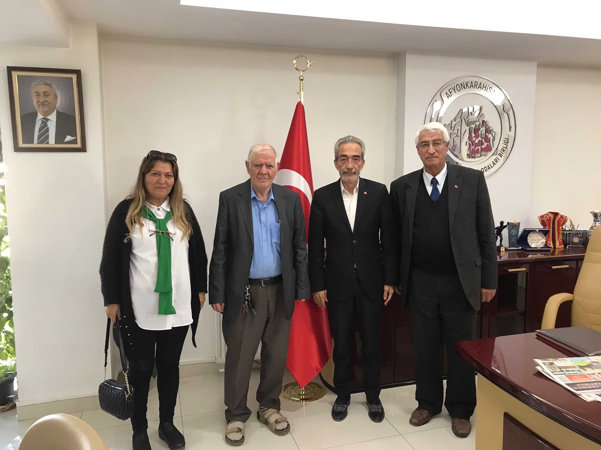 AFYON KADININ GÜCÜ DERNEĞİNDEN CENGİZ ÜSTÜN'E ZİYARET
