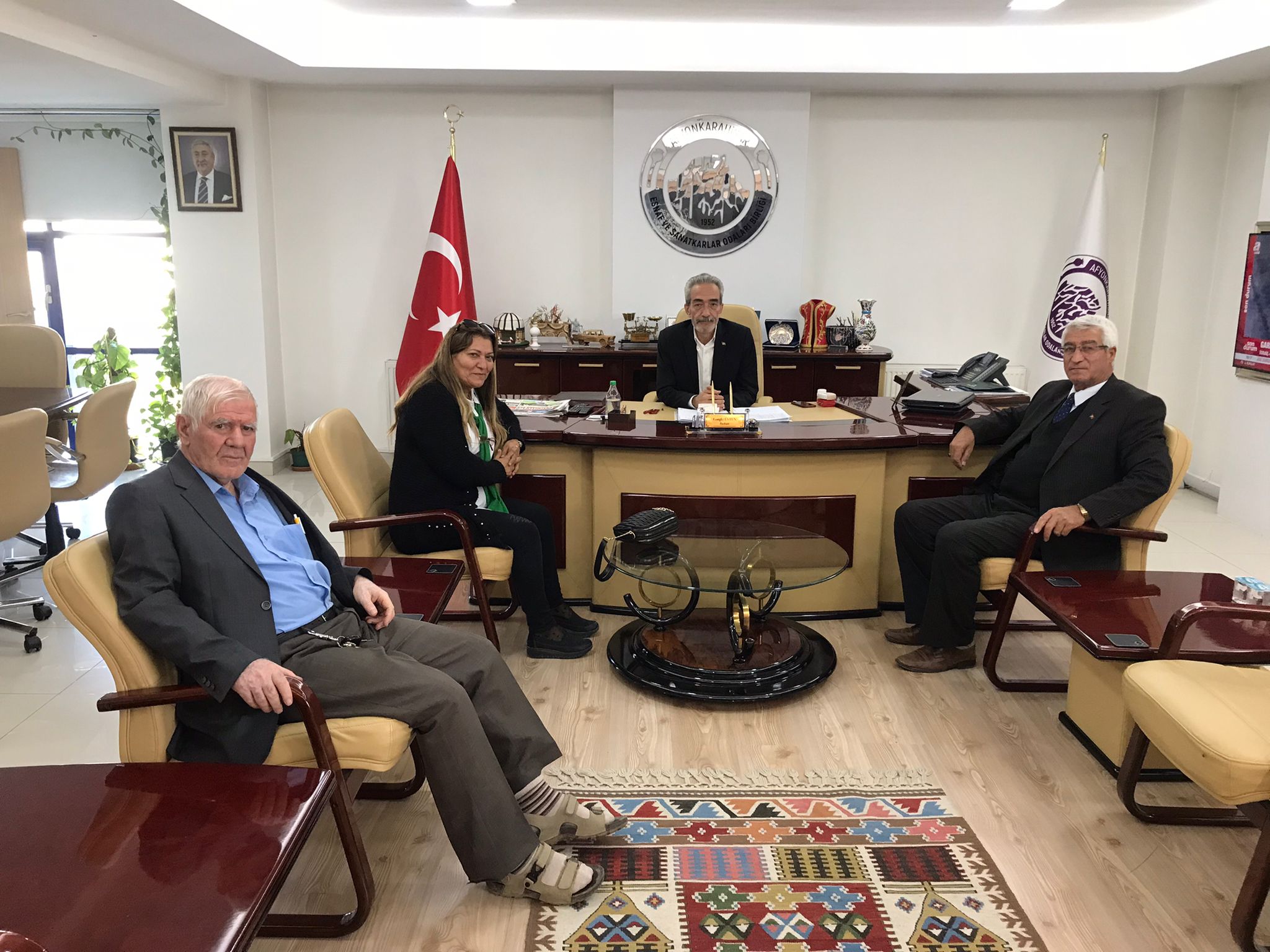 AFYON KADININ GÜCÜ DERNEĞİNDEN CENGİZ ÜSTÜN'E ZİYARET