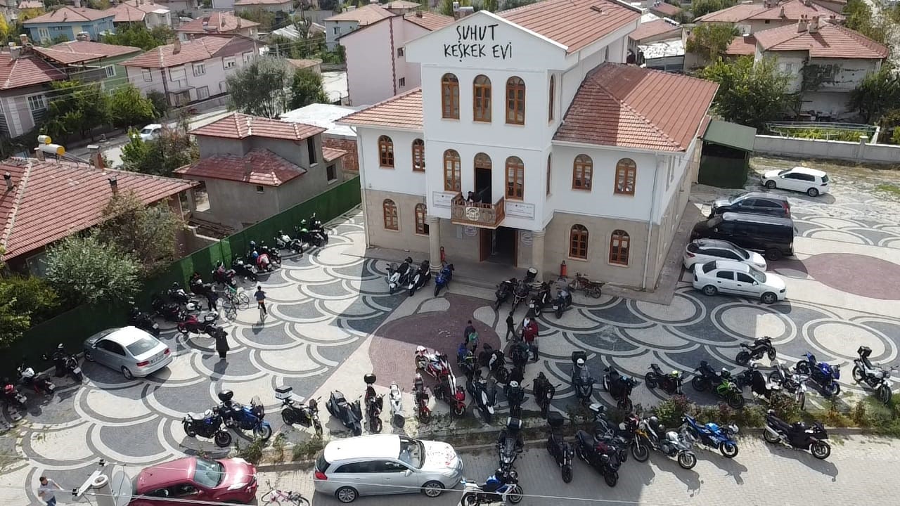 MOTOSİKLET SEVDALILARI ŞUHUT’TA