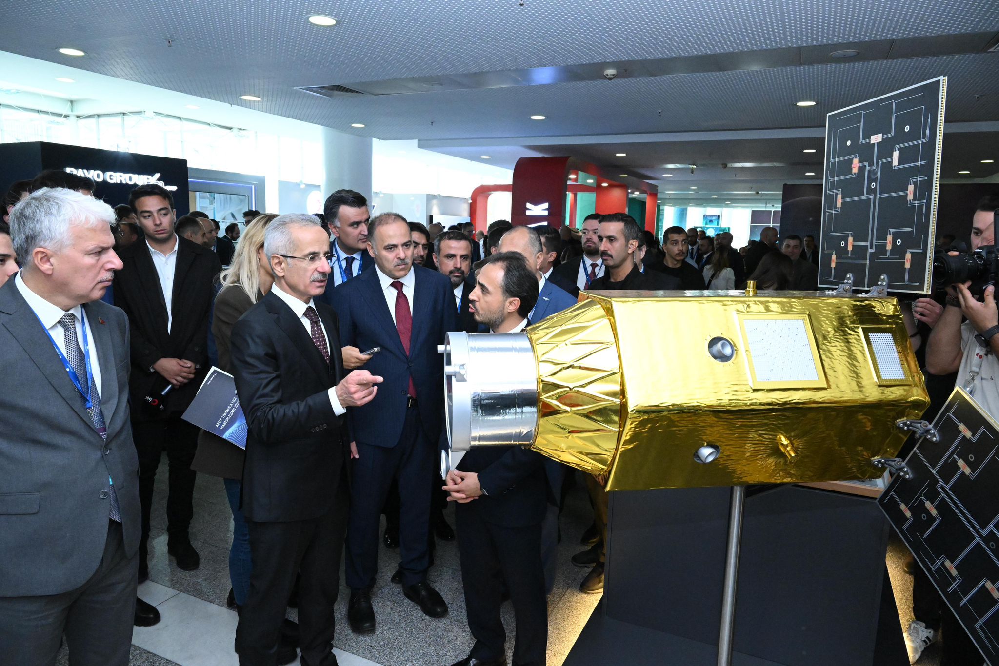 GENÇLERİMİZ, KENDİ İMZALARINI TAŞIYAN PROJELERLE GÖKLERİ FETHETMEYE BAŞLAMIŞTIR